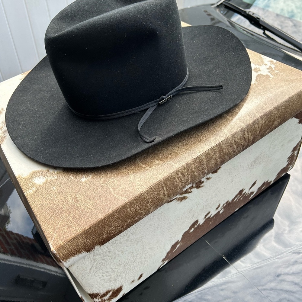 RESISTOL “MORGAN BOOTS” COWBOY HAT WITH ORIGINAL BOX. SIZE 7 1/4 5XXXXX